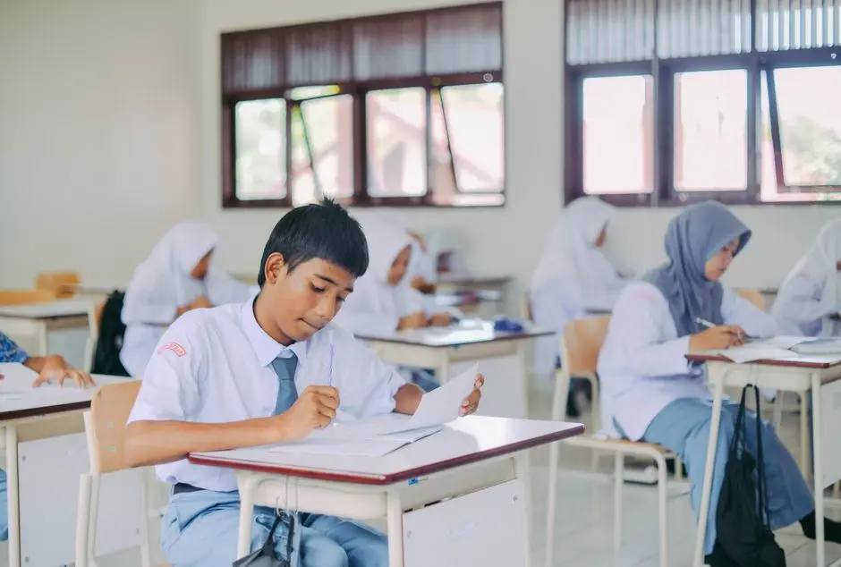 alt deskriptif Indonesia